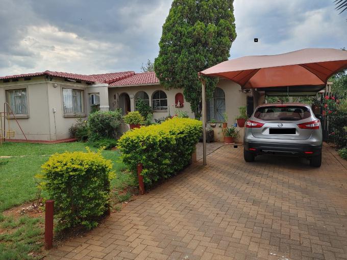 4 Bedroom Freehold Residence for Sale For Sale in Heuweloord - MR678064