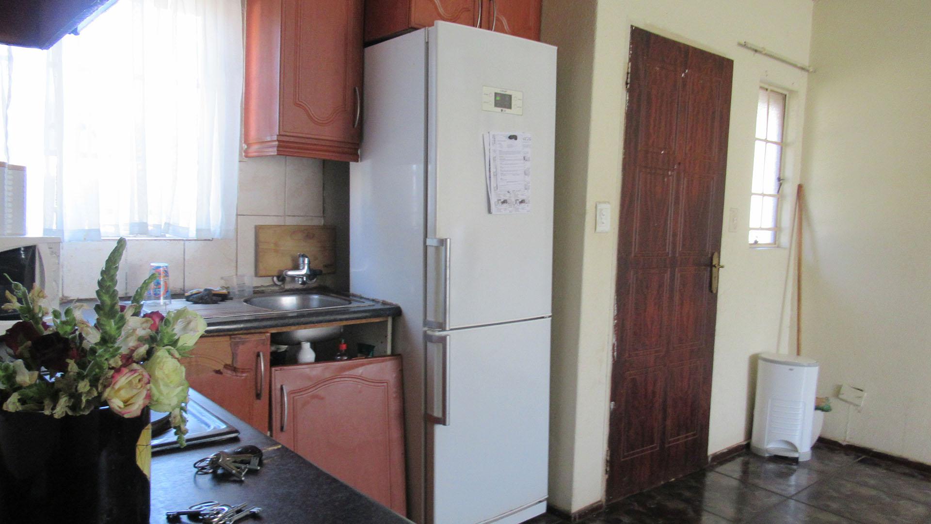 Kitchen - 5 square meters of property in Kew