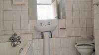 Bathroom 1 of property in Humewood 