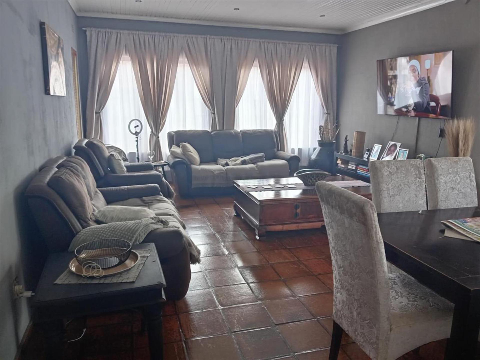  of property in Birch Acres