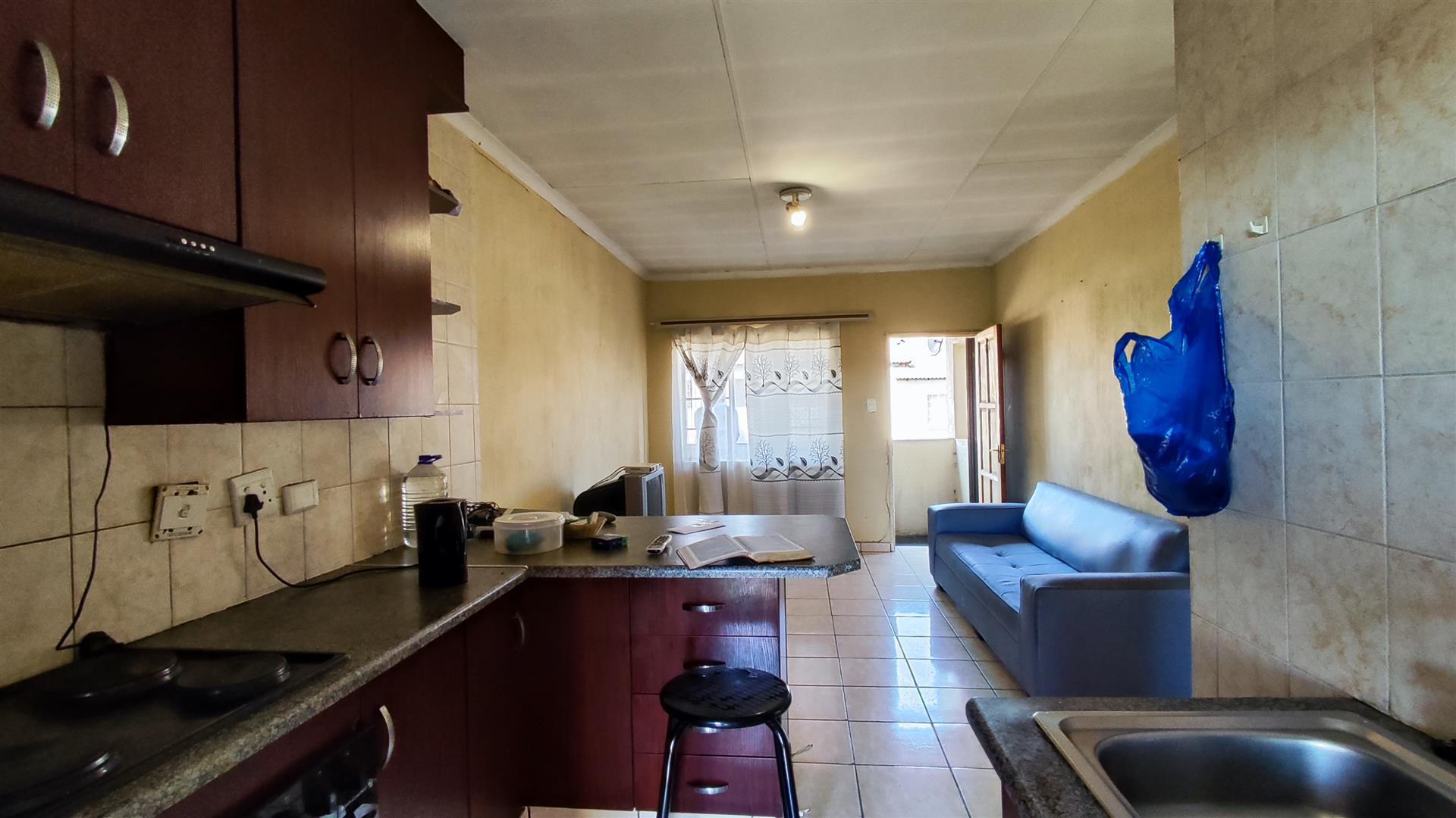 Kitchen - 8 square meters of property in Elspark