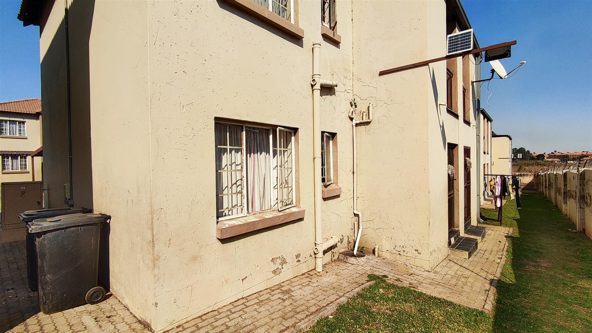 Backyard of property in Elspark