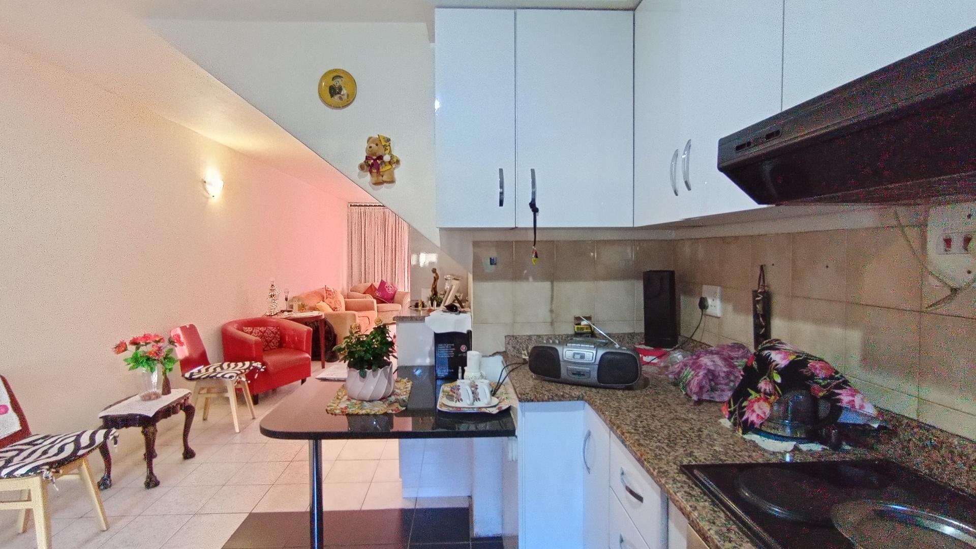 Kitchen - 10 square meters of property in Mayville (KZN)