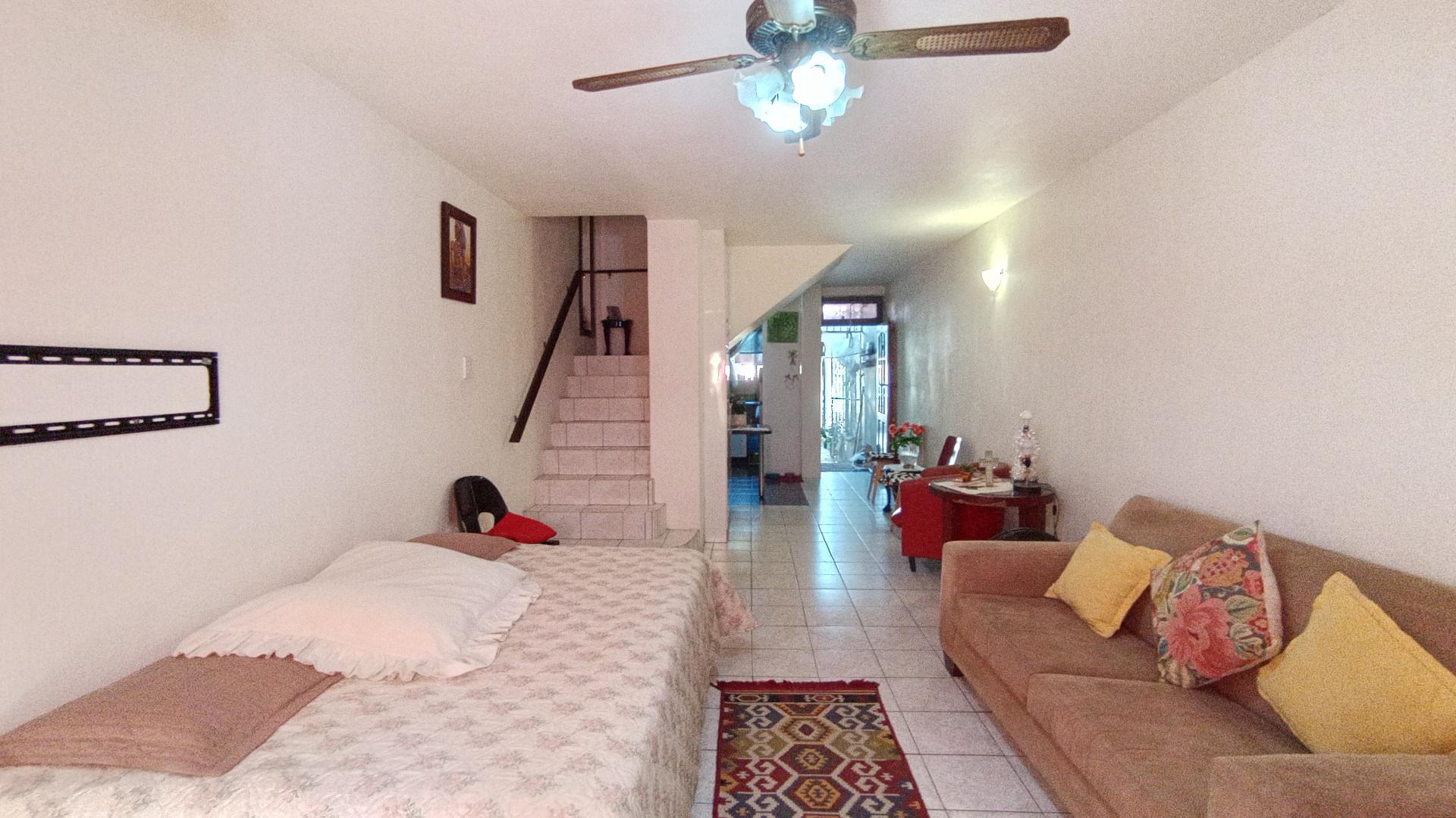 Lounges - 24 square meters of property in Mayville (KZN)