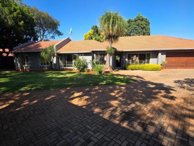 4 Bedroom House for Sale For Sale in Doornpoort - MR678105