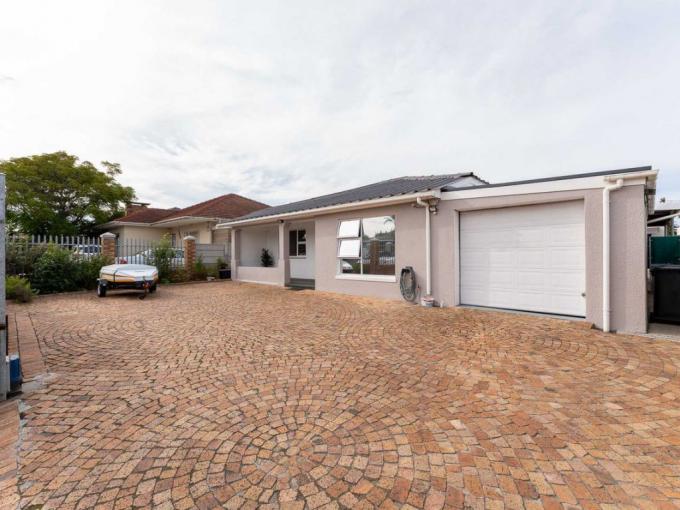 4 Bedroom House for Sale For Sale in Churchill Estate - MR678108