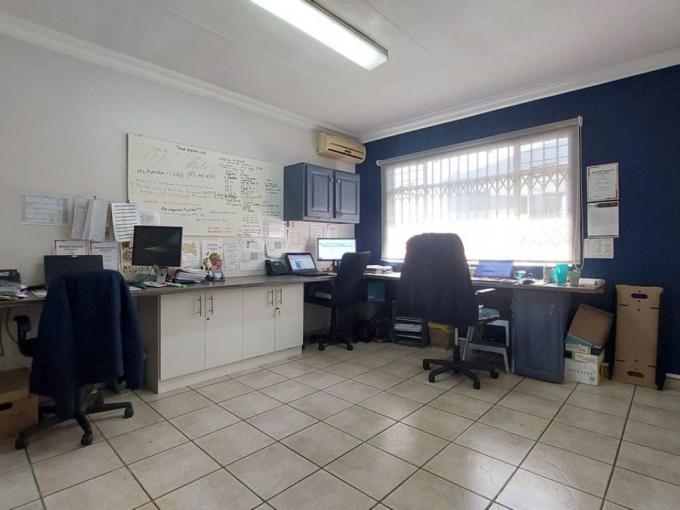 Commercial to Rent in Rooihuiskraal - Property to rent - MR678121