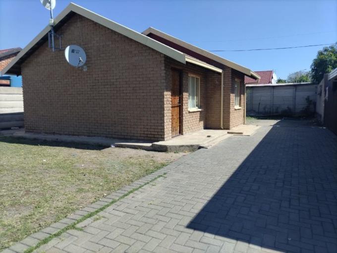 2 Bedroom House for Sale For Sale in Boitekong - MR678129