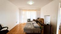 Lounges - 17 square meters of property in Guldenland