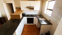 Kitchen - 10 square meters of property in Guldenland
