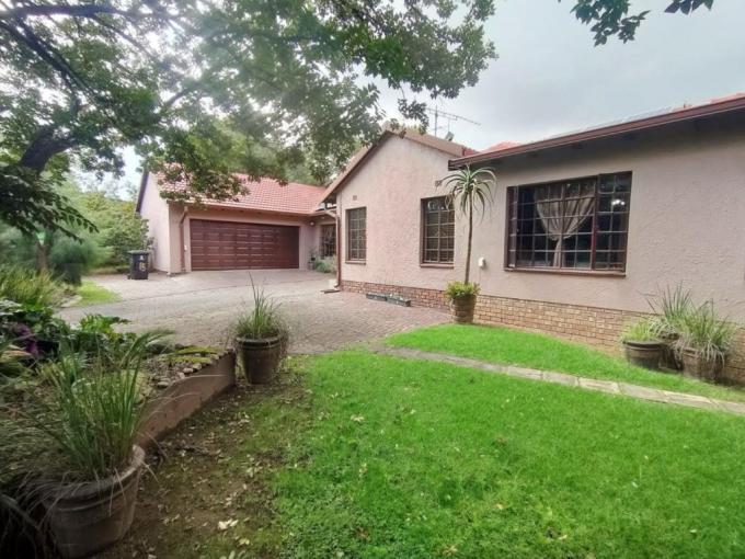 4 Bedroom House for Sale For Sale in Brackenhurst - MR678145
