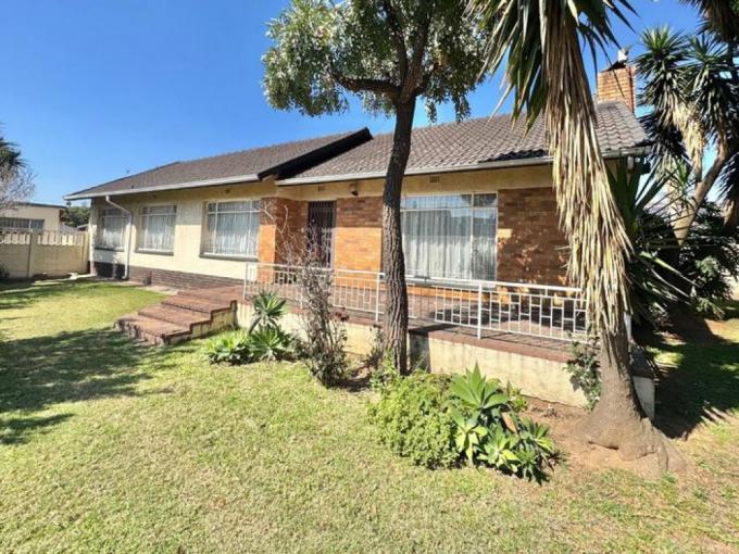 5 Bedroom House for Sale For Sale in Robertsham - MR678146