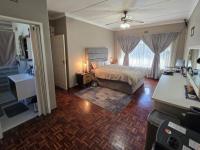  of property in Robertsham