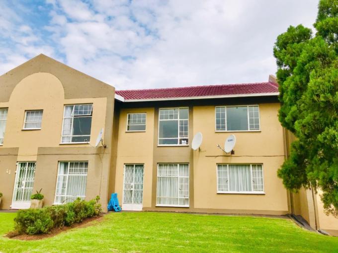 2 Bedroom Apartment for Sale For Sale in Verwoerdpark - MR678174