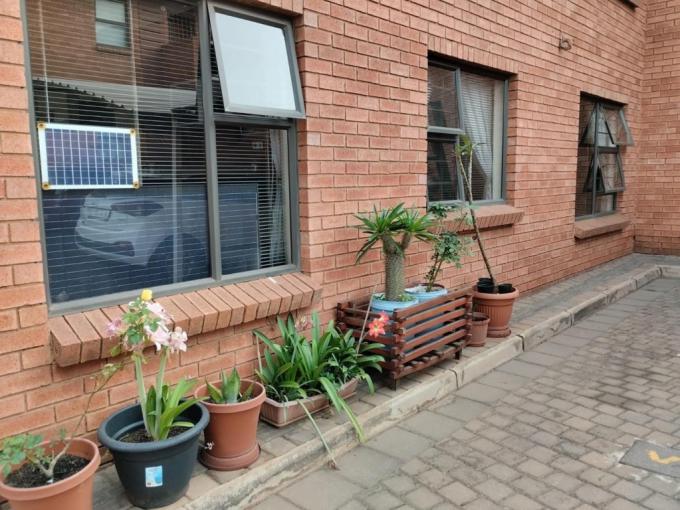 3 Bedroom Simplex for Sale For Sale in Florentia - MR678175