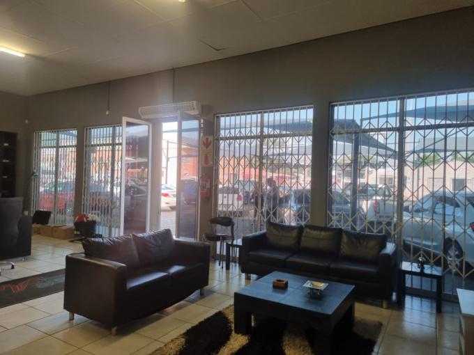 Commercial to Rent in Rustenburg North - Property to rent - MR678201