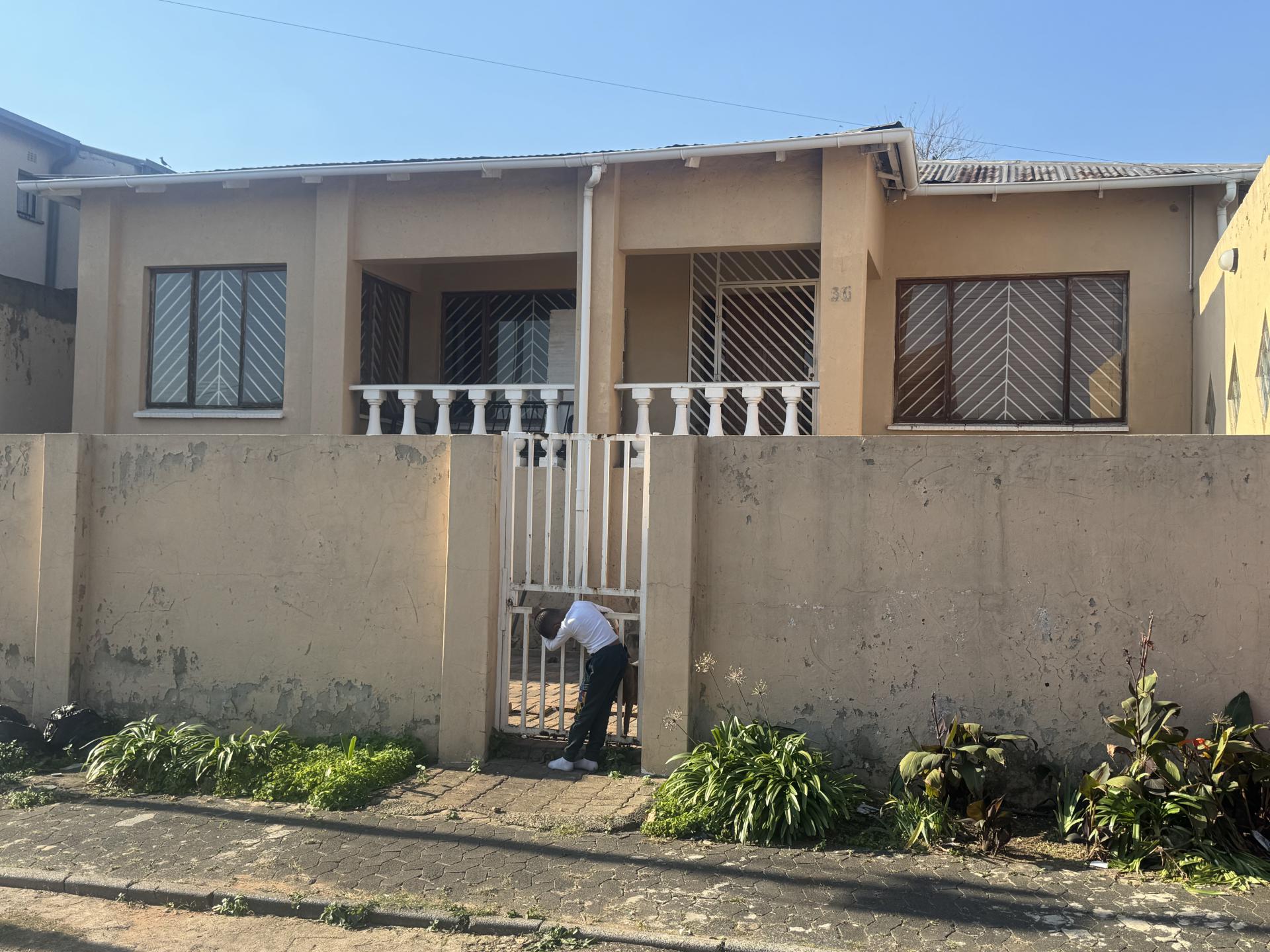  of property in Bosmont