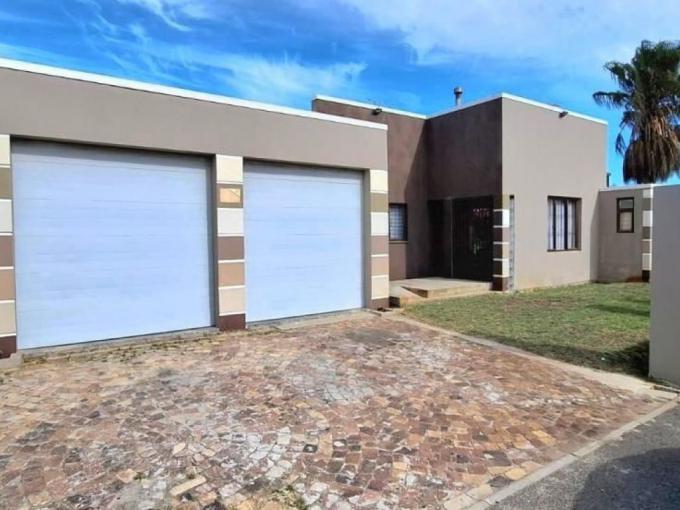 4 Bedroom House for Sale For Sale in Bothasig  - MR678215