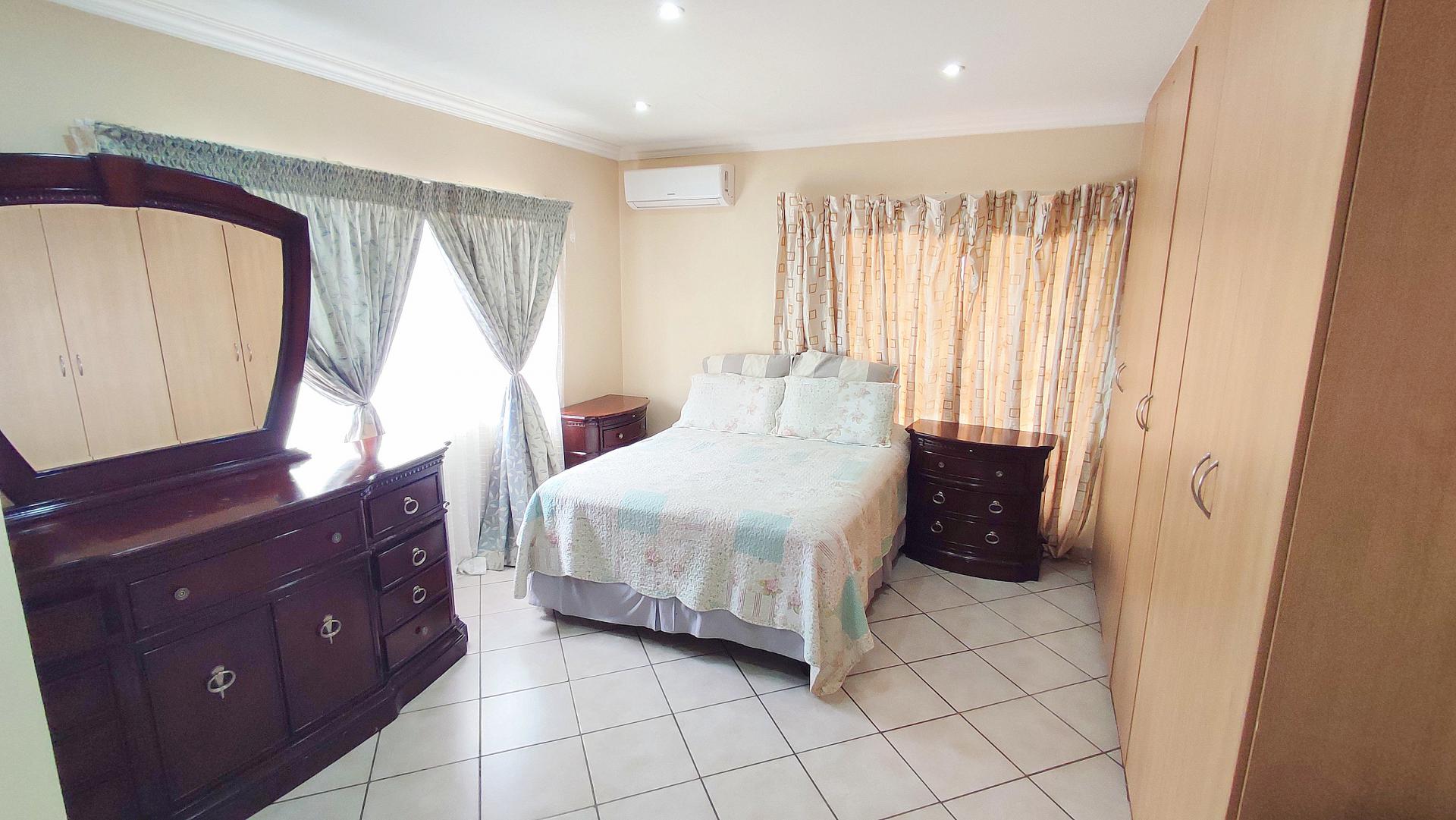  of property in Florauna
