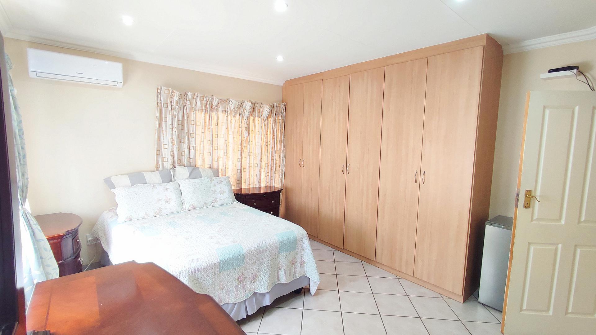  of property in Florauna