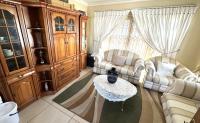  of property in Die Hoewes