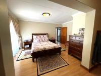  of property in Die Hoewes