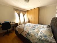 of property in Die Hoewes