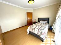  of property in Die Hoewes
