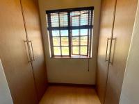 of property in Die Hoewes