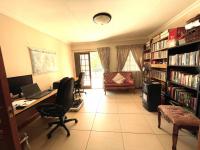  of property in Die Hoewes