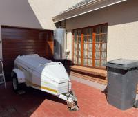  of property in Die Hoewes