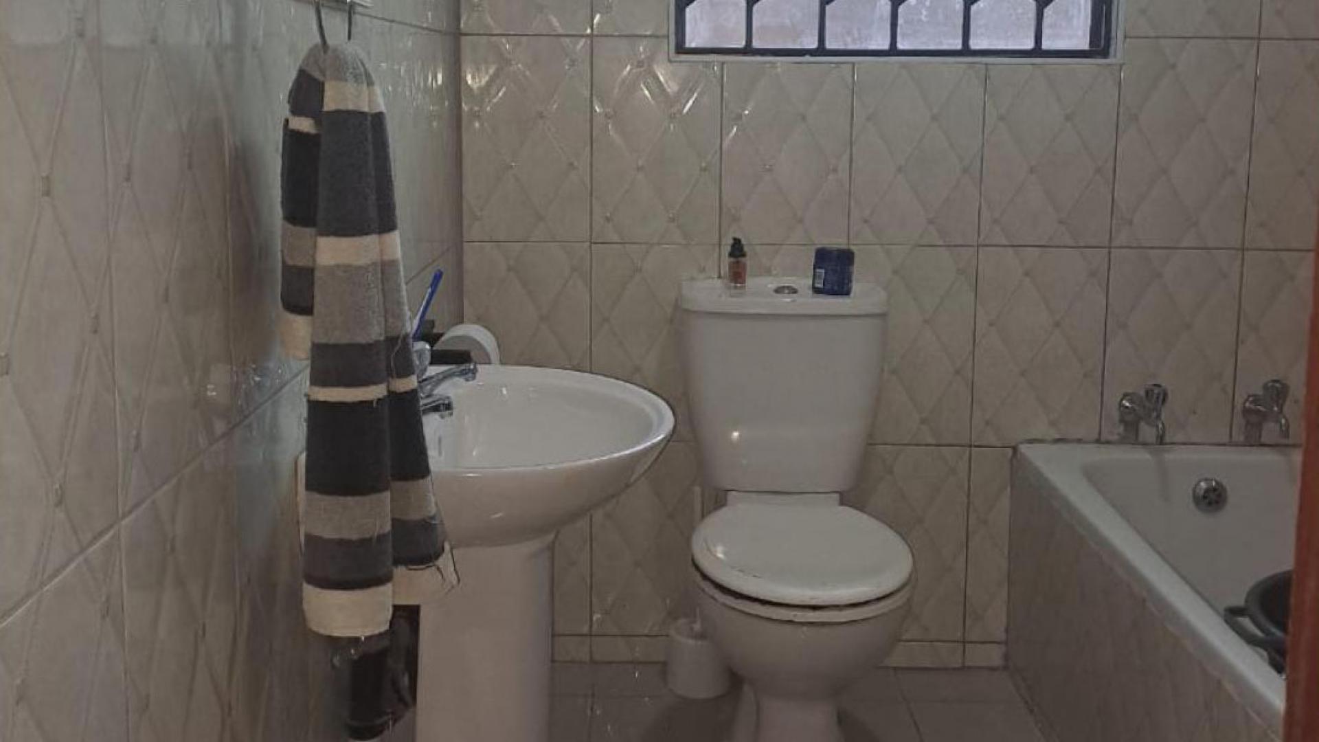 Bathroom 1 of property in King Williams Town