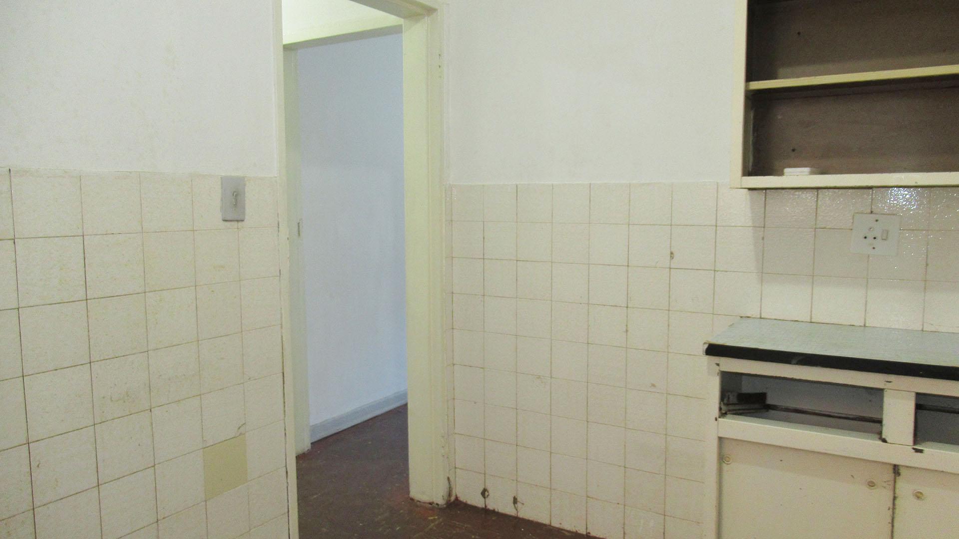 Kitchen - 8 square meters of property in Luipaardsvlei