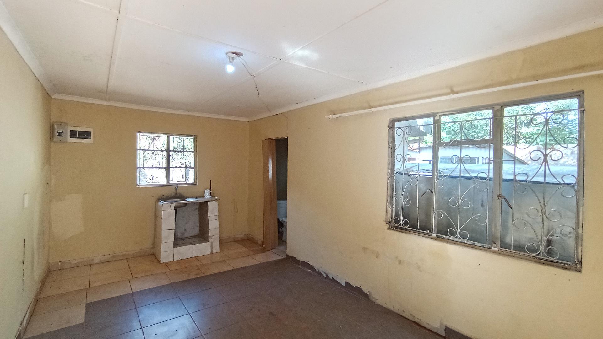 Lounges - 46 square meters of property in Lotus Park