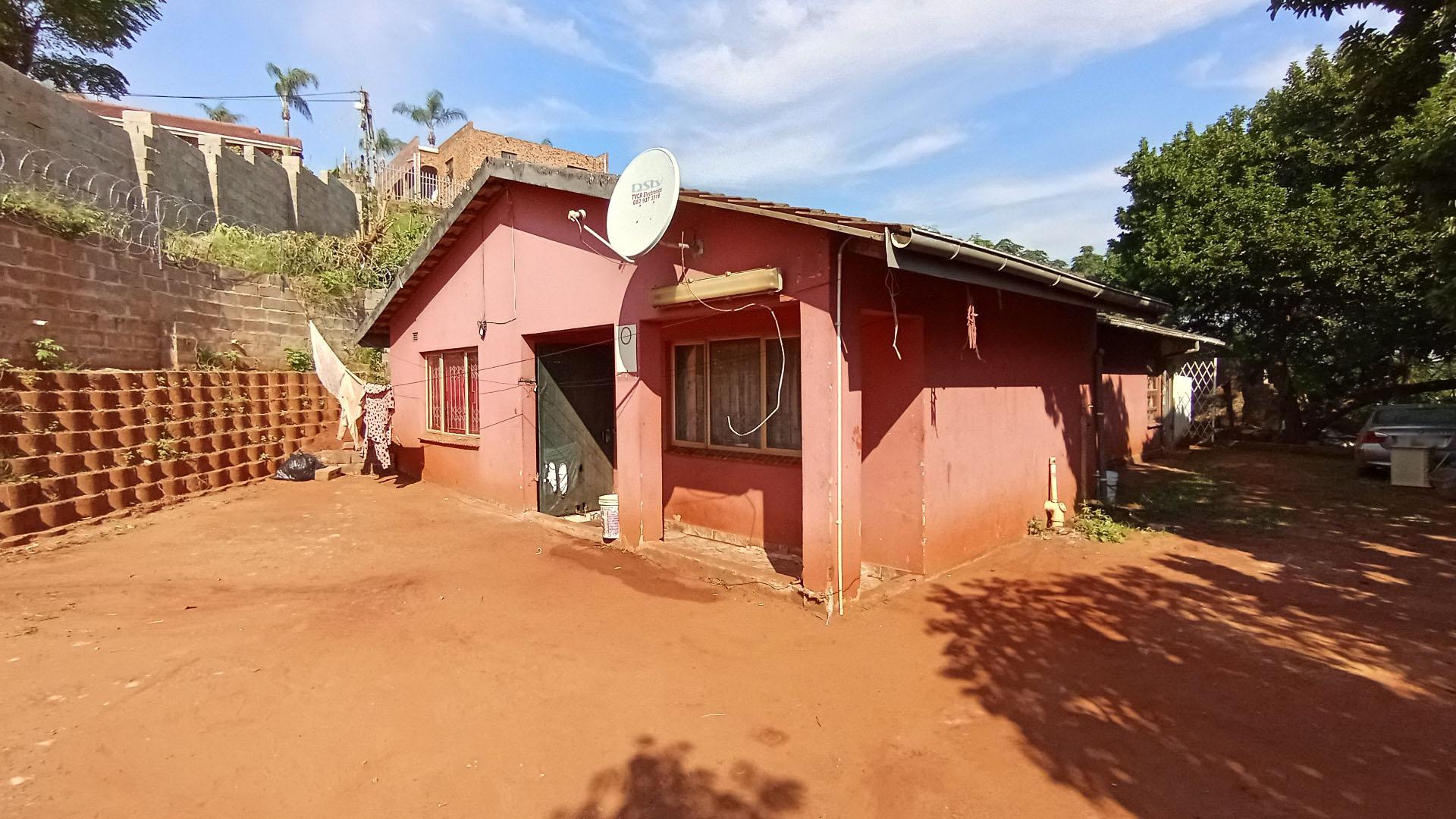 Front View of property in Lotus Park