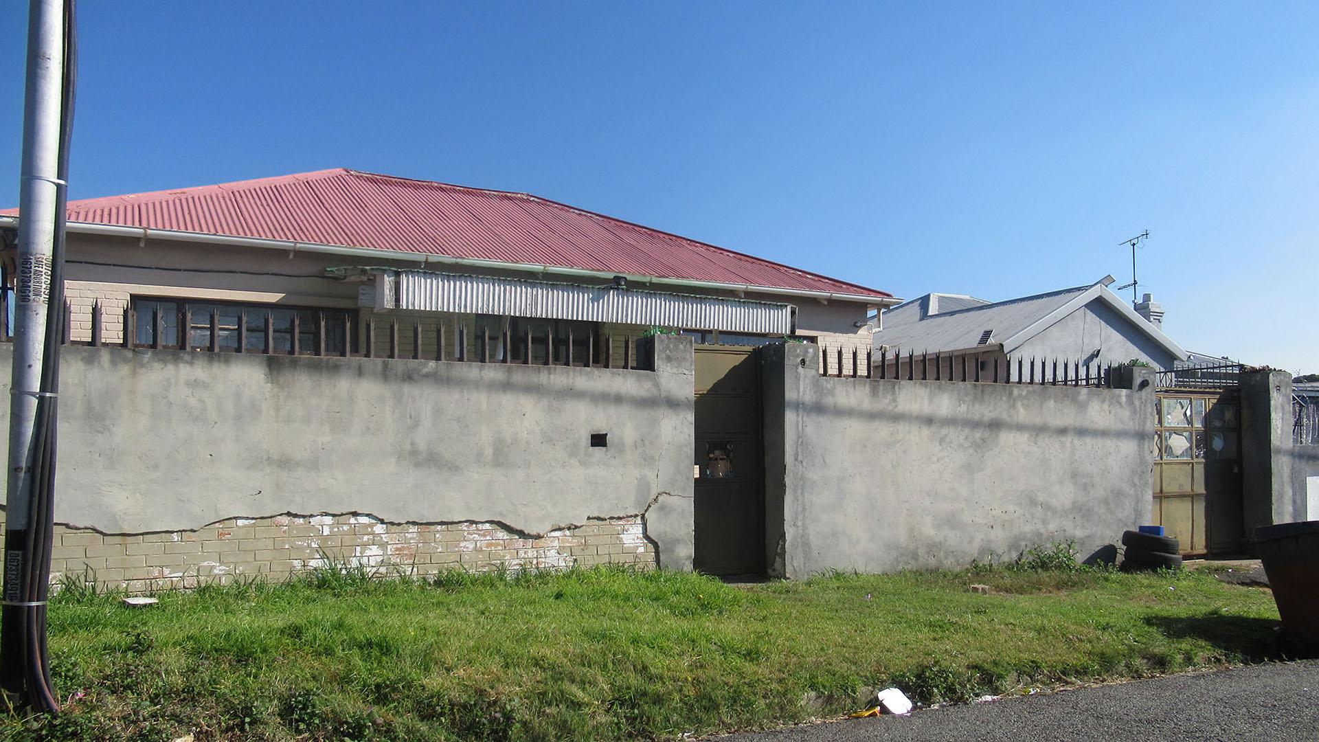 Front View of property in Regents Park