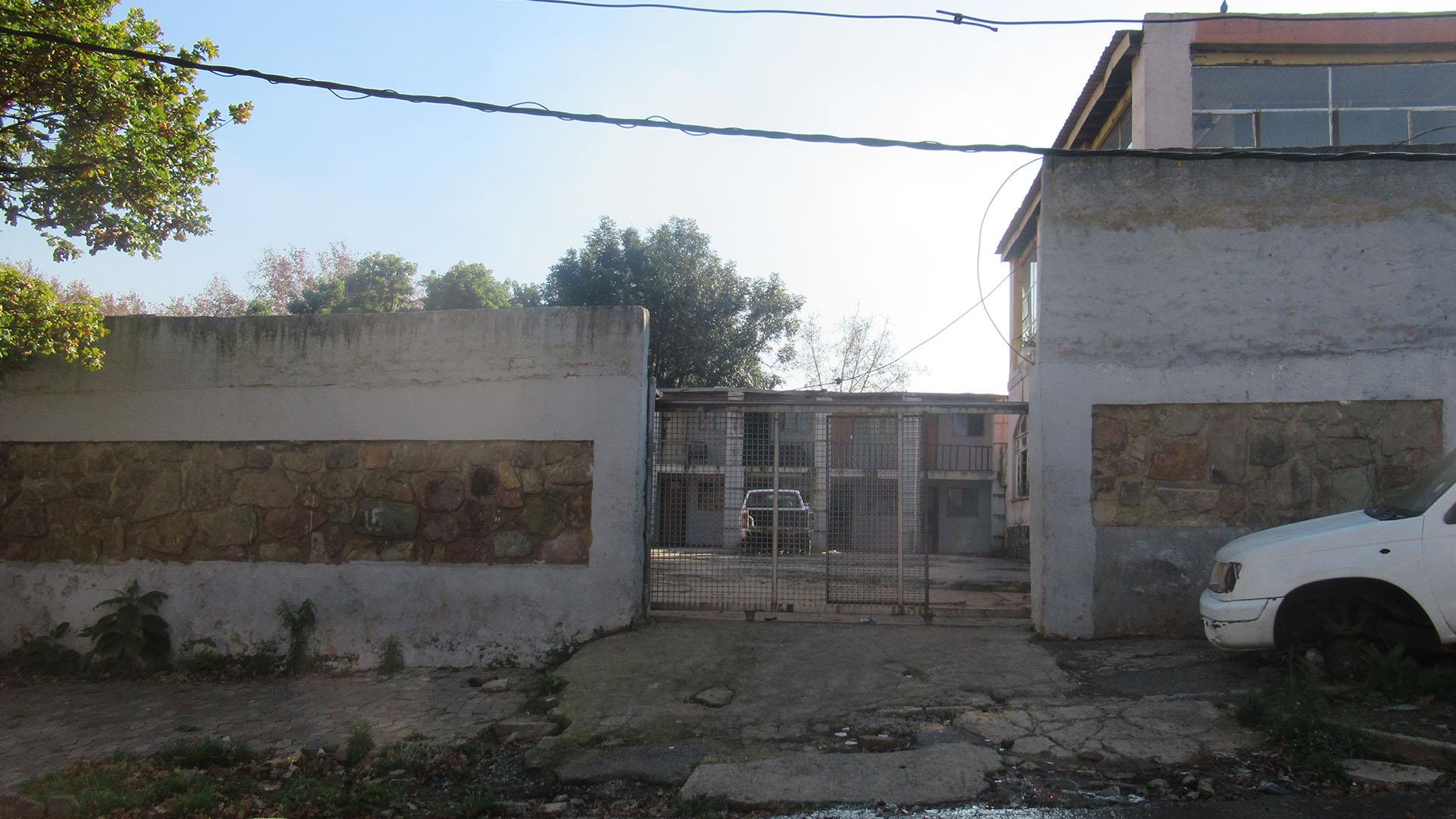 Front View of property in Yeoville