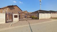 Front View of property in Olievenhoutbos