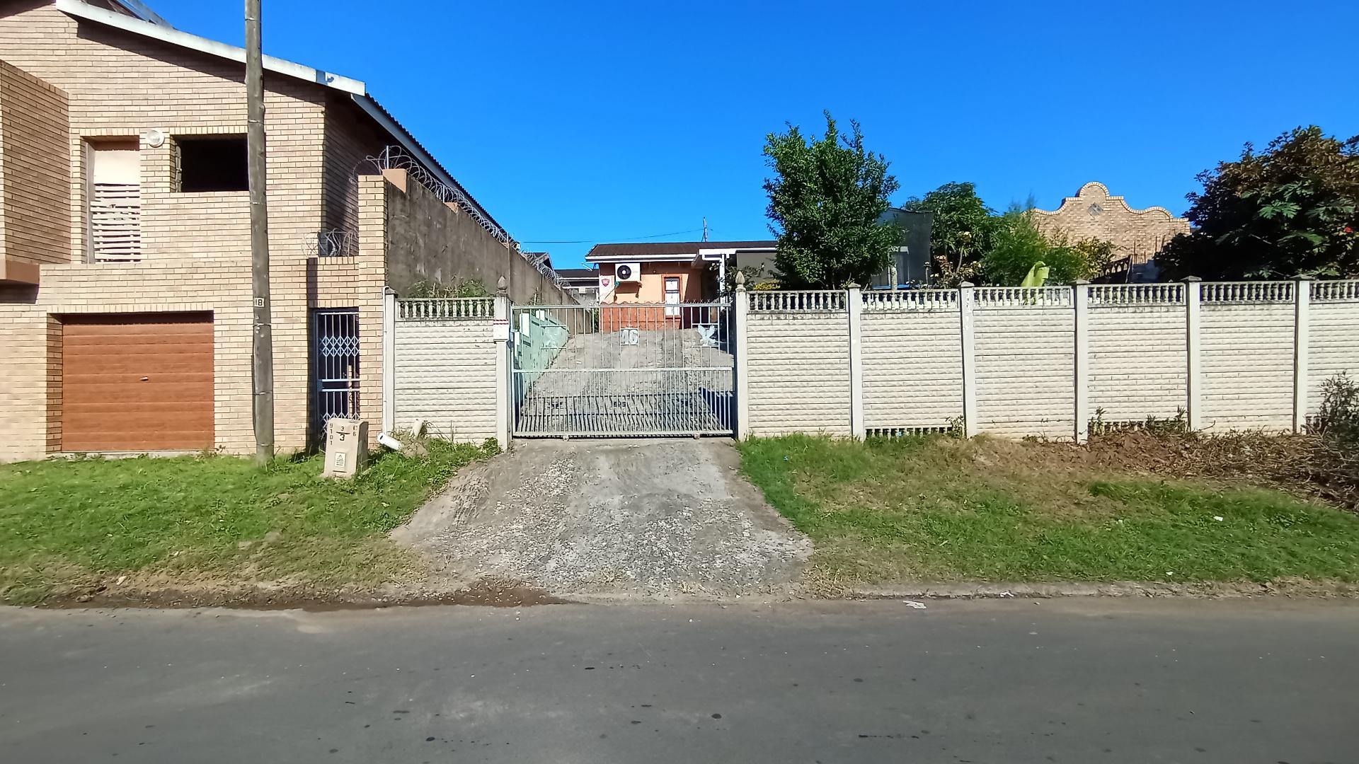 Front View of property in Brookdale