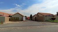 Front View of property in Ormonde