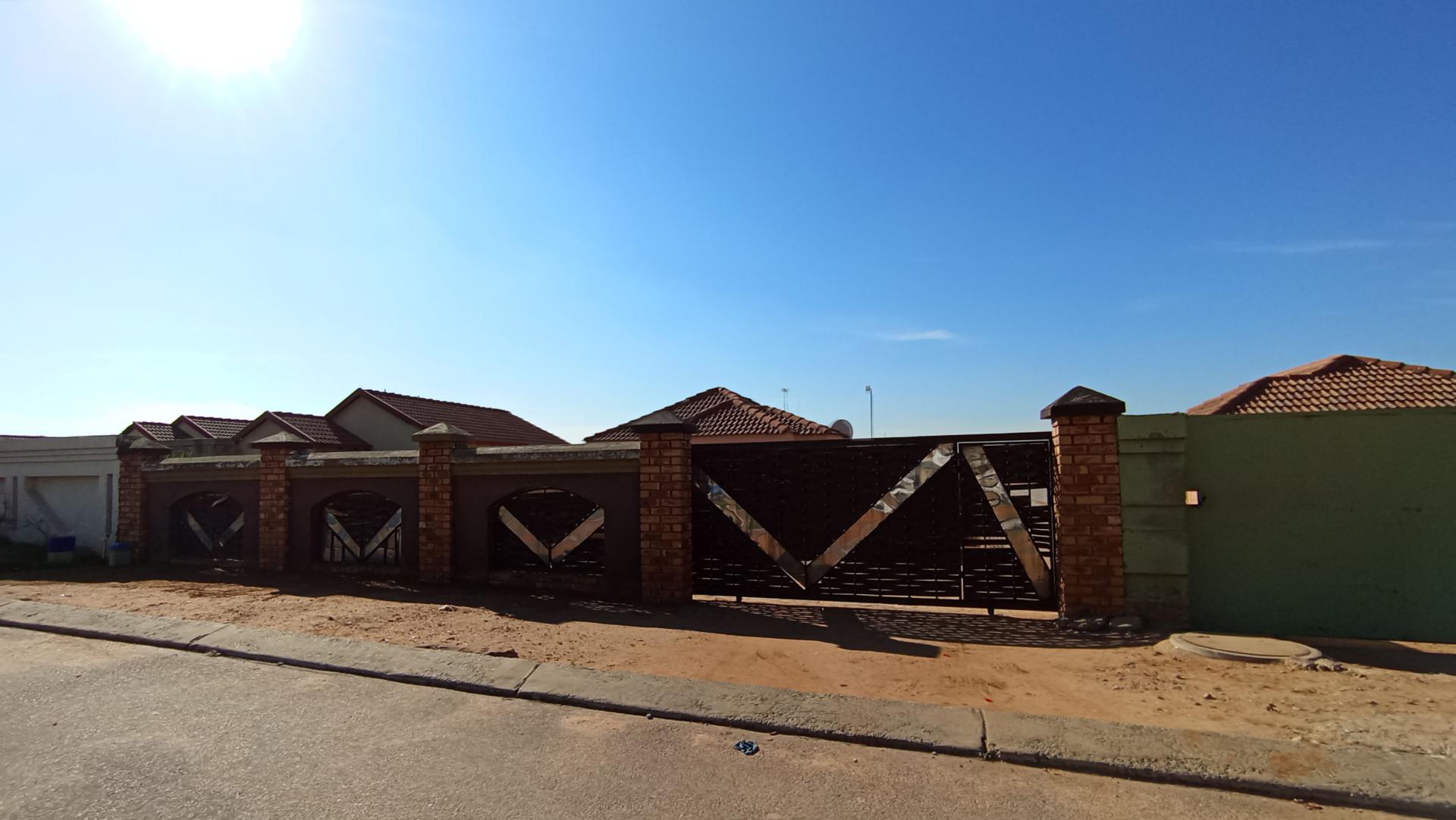 Front View of property in Delmore Park
