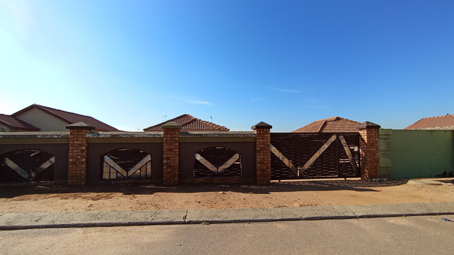 Front View of property in Delmore Park