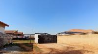 Front View of property in Roodekop