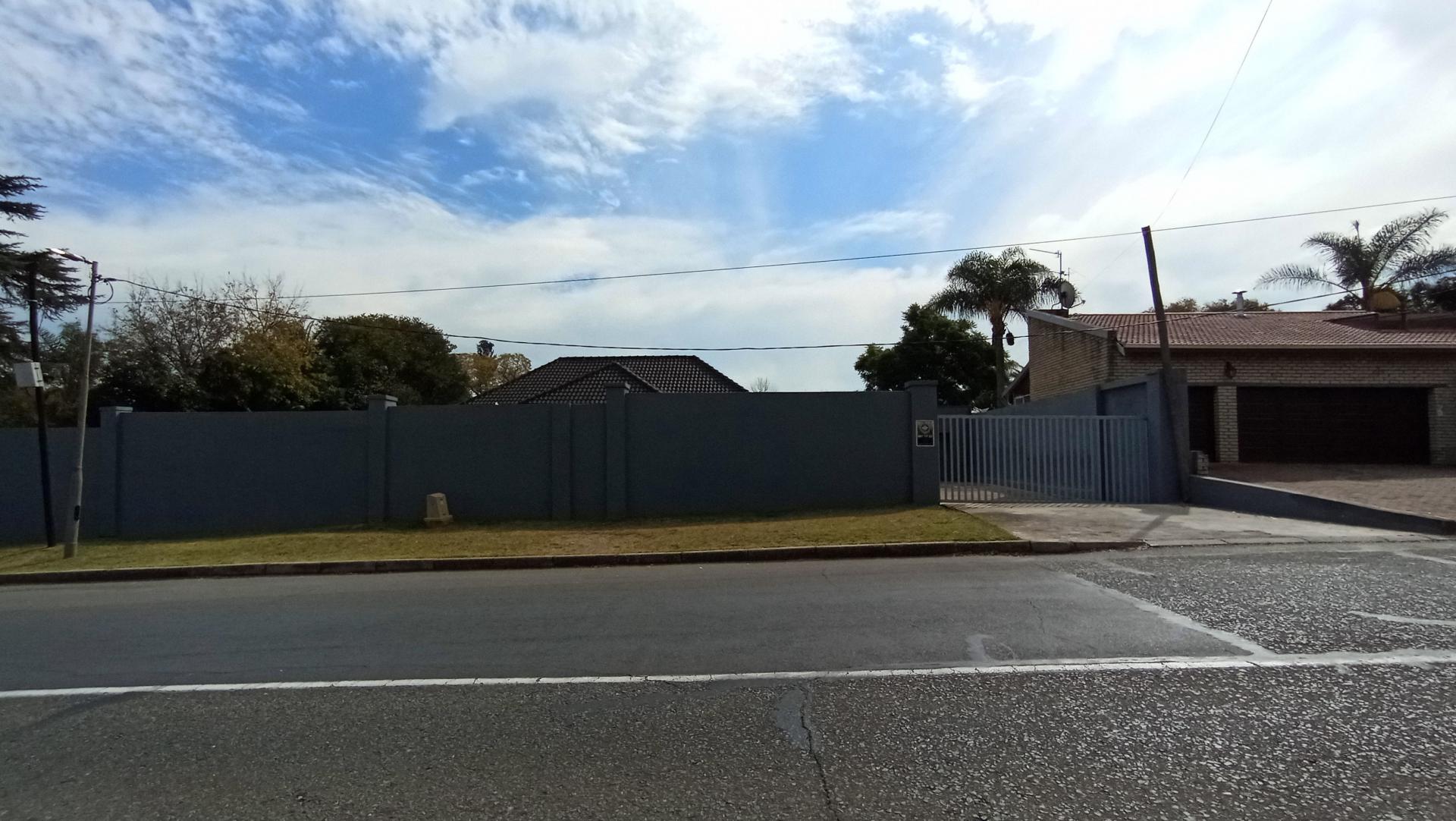 Front View of property in Highlands North