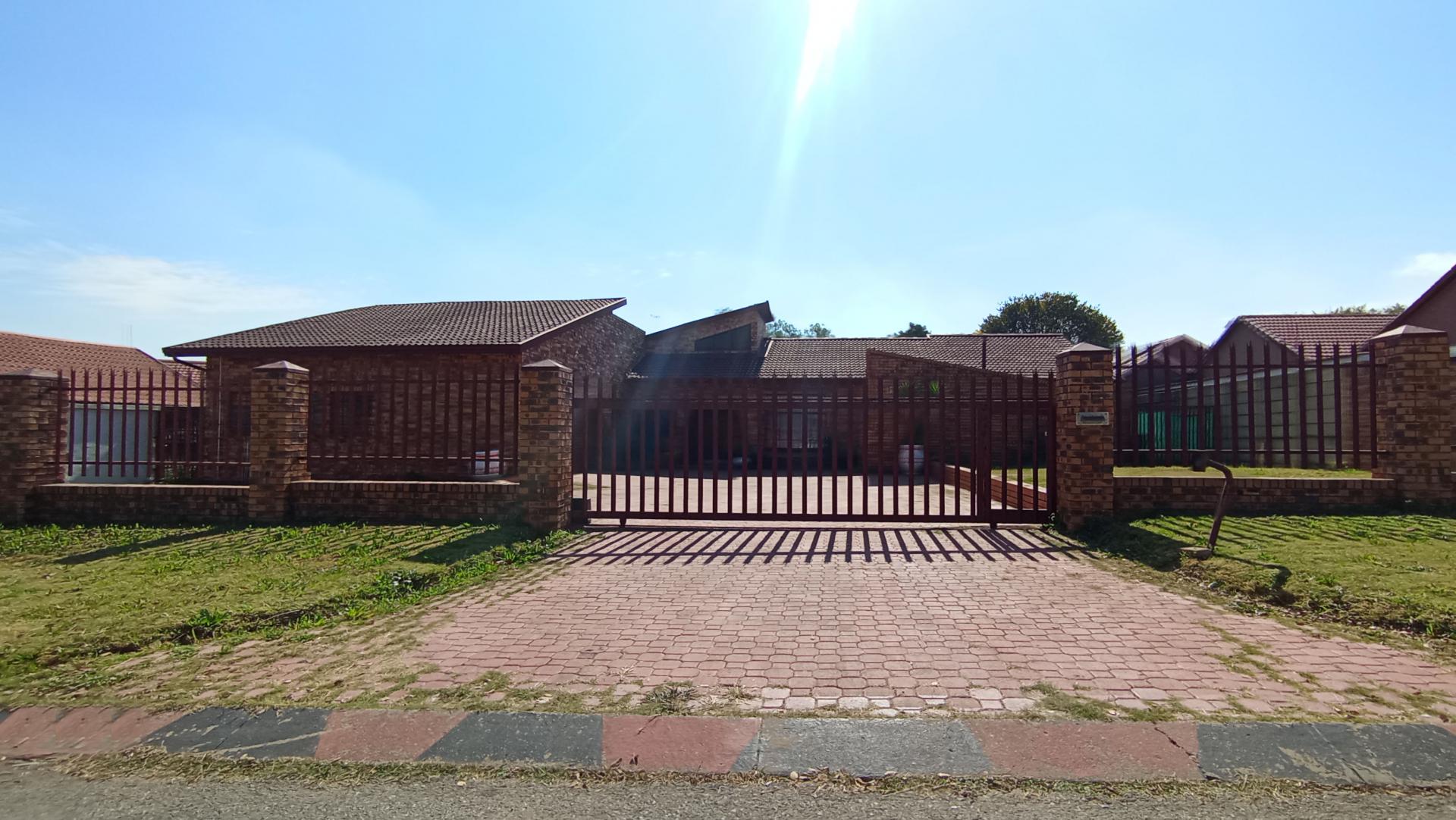 Front View of property in Dalpark