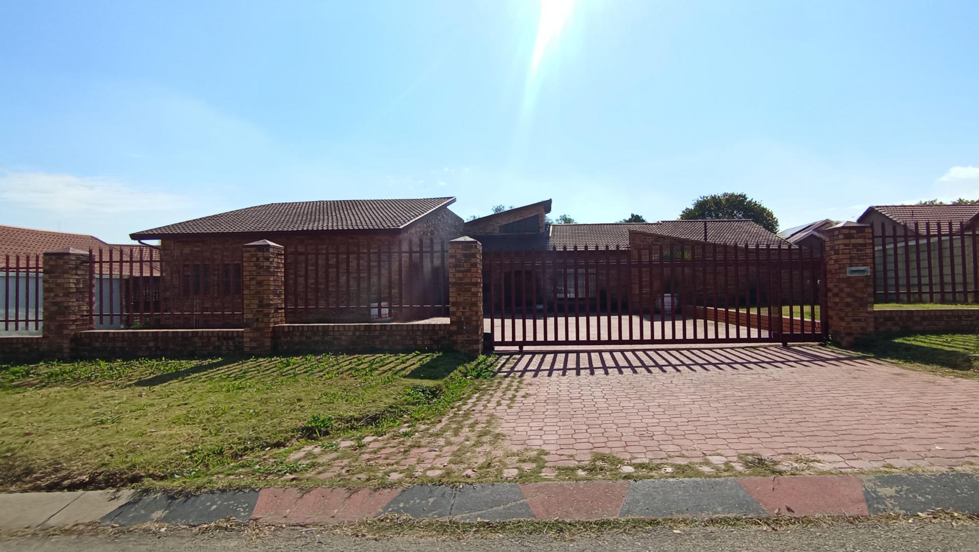 Front View of property in Dalpark