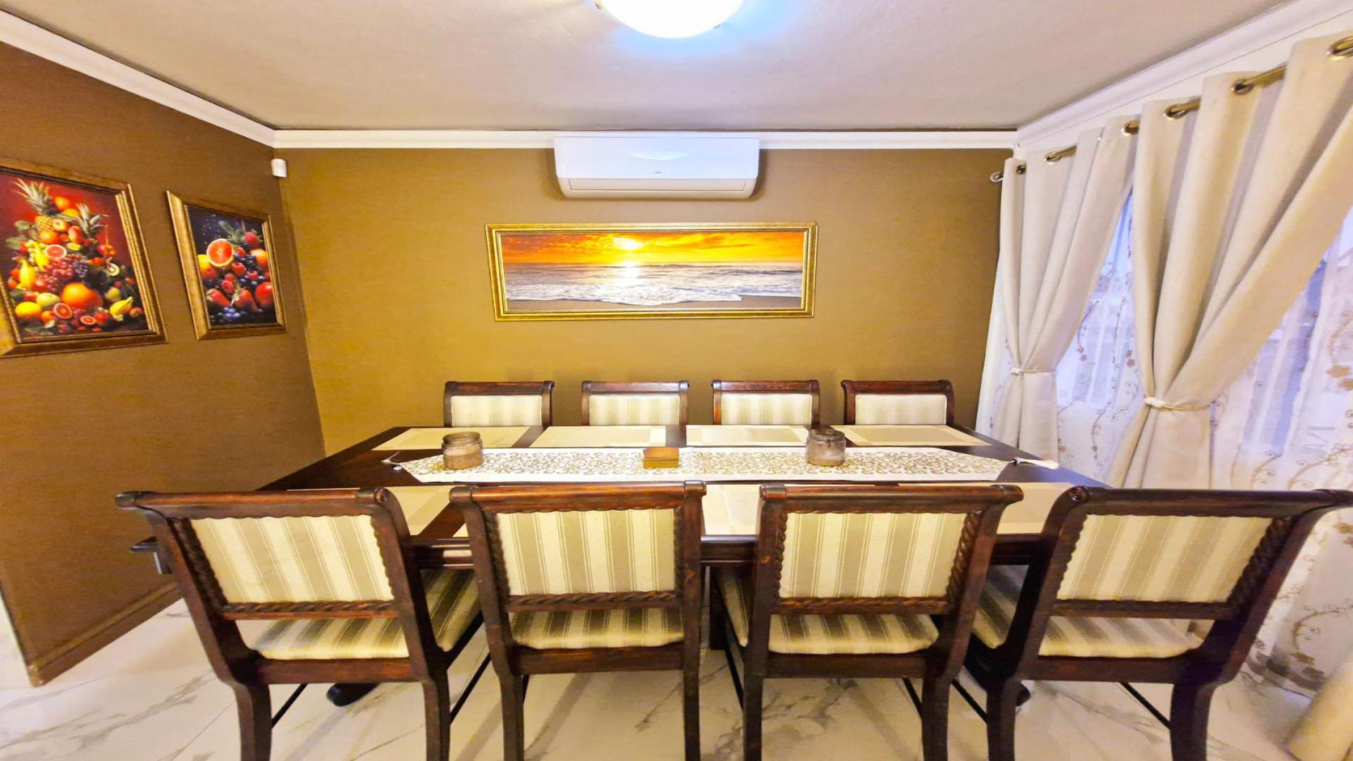 Dining Room of property in Whetstone