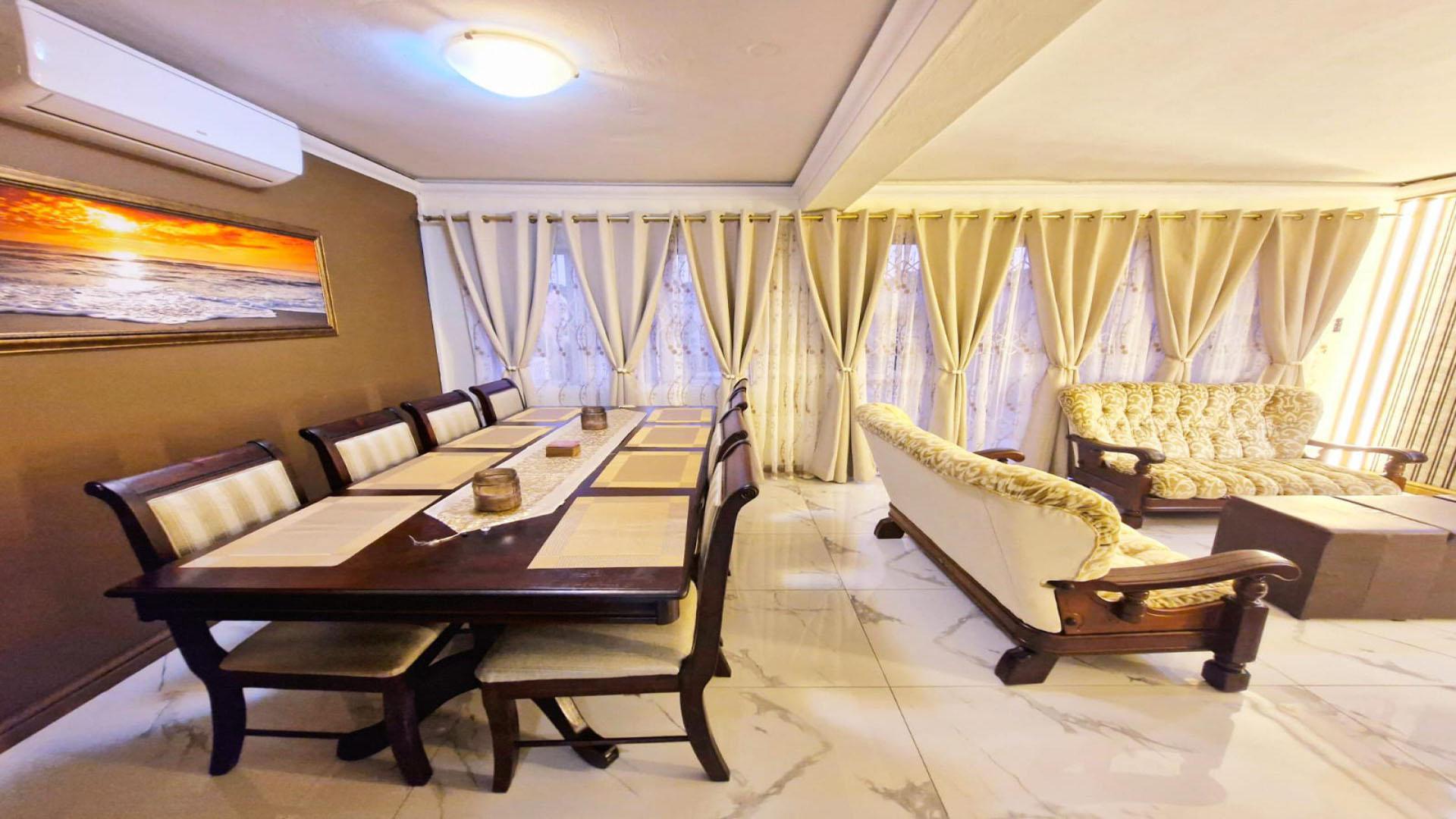 Dining Room of property in Whetstone