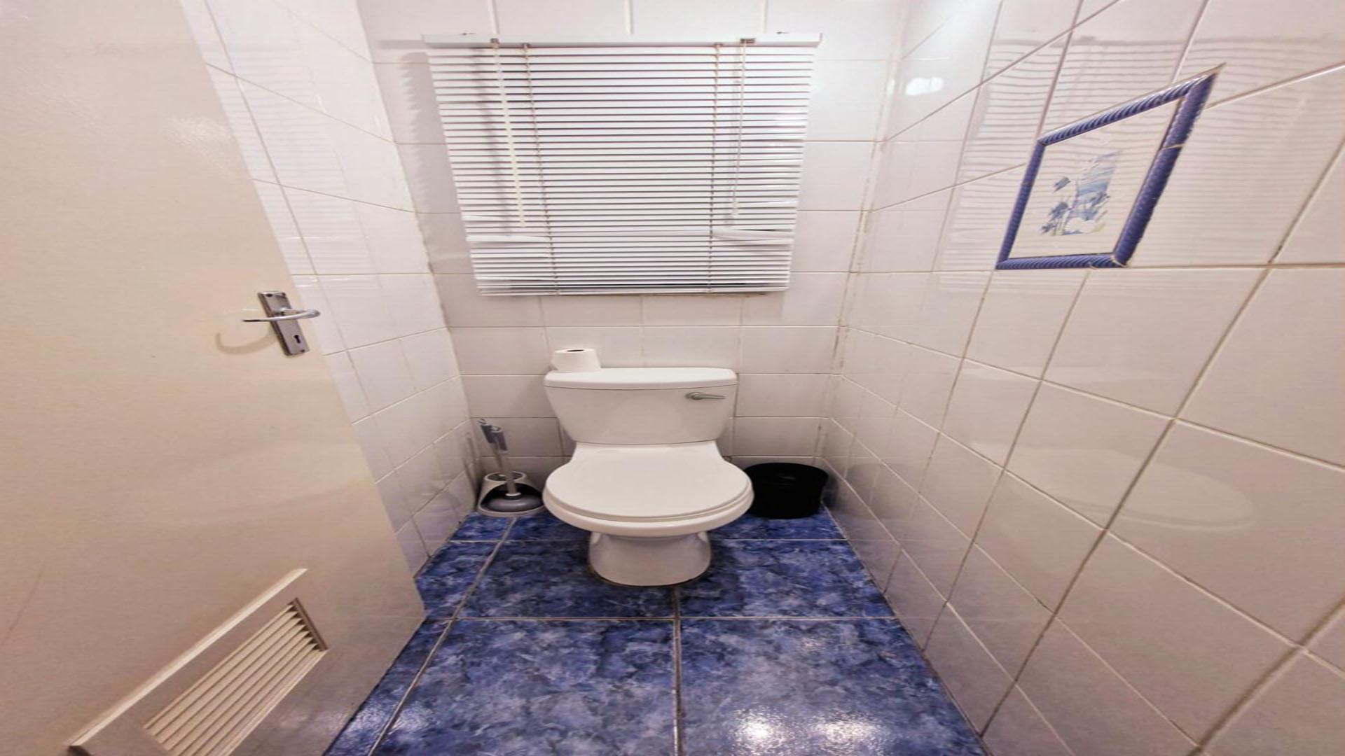 Guest Toilet of property in Whetstone