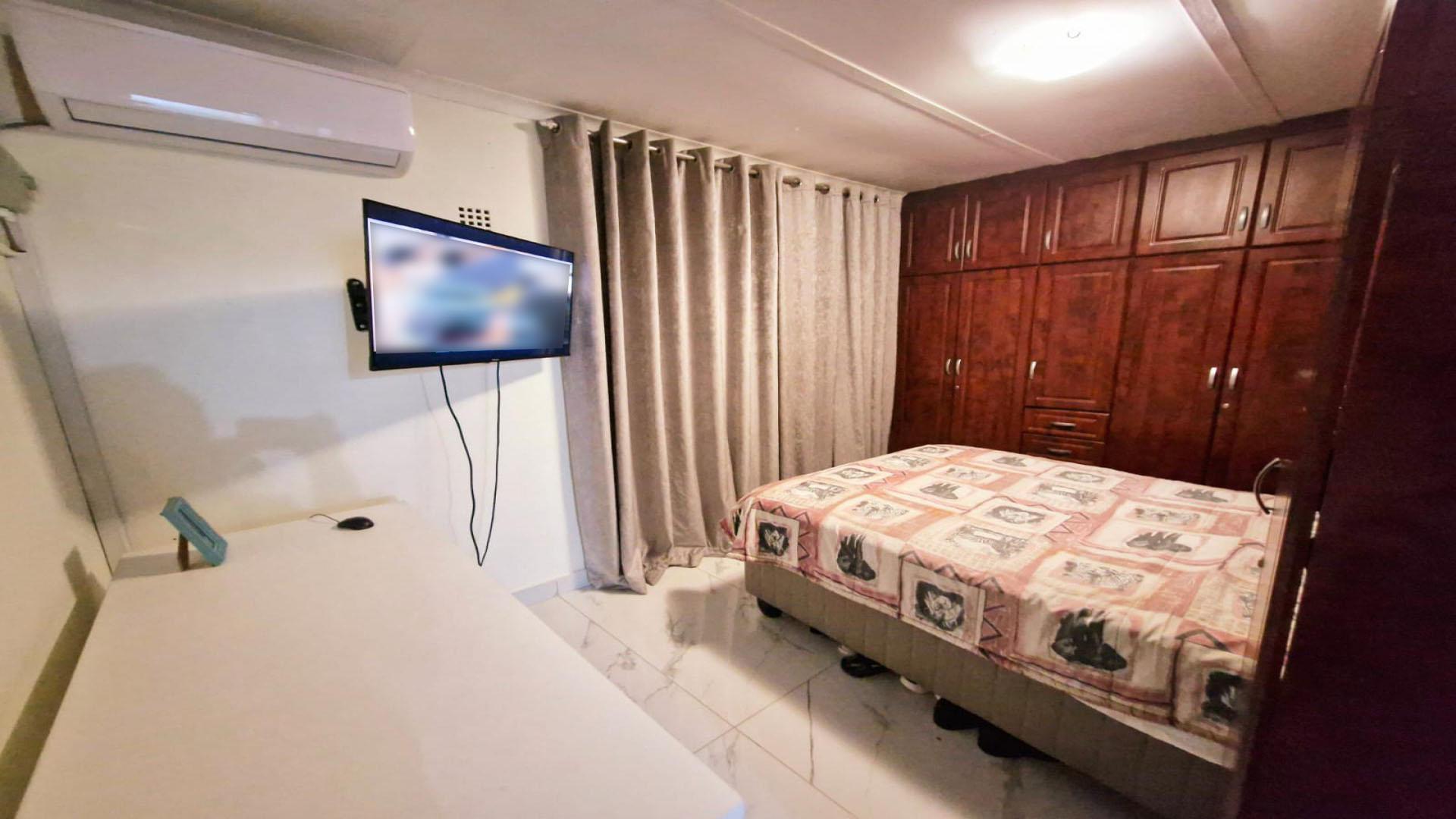 Bed Room 2 of property in Whetstone